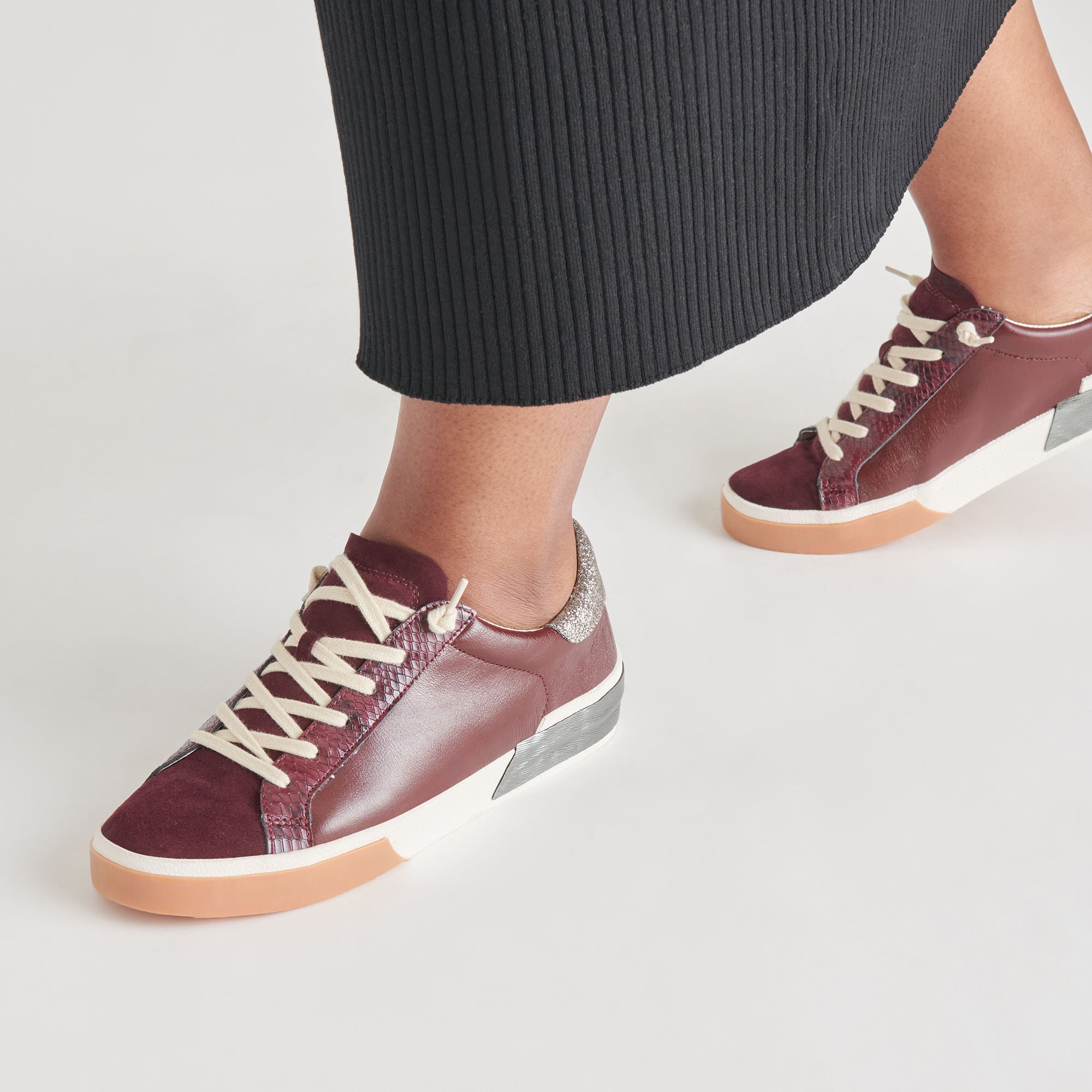 ZINA SNEAKERS BURGUNDY CRINKLE PATENT - re:vita